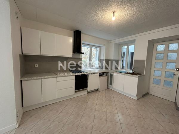 Bel Immeuble composés de 3 logements au coeur de Noyen Sur Sarthe !