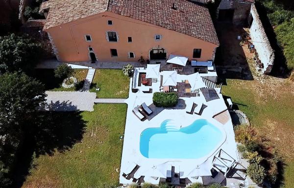 Domaine dans le Luberon - 2,6 ha - 1100 m2 - à vocation de tourisme de luxe et événementiel