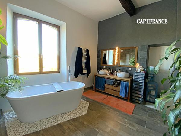 Domaine dans le Luberon - 2,6 ha - 1100 m2 - à vocation de tourisme de luxe et événementiel