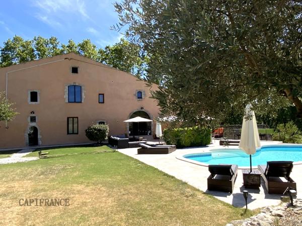 Domaine dans le Luberon - 2,6 ha - 1100 m2 - à vocation de tourisme de luxe et événementiel