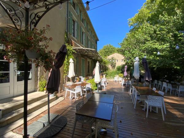 Domaine dans le Luberon - 2,6 ha - 1100 m2 - à vocation de tourisme de luxe et événementiel