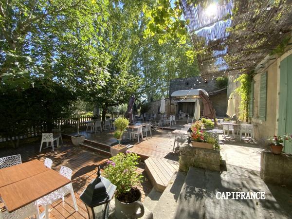 Domaine dans le Luberon - 2,6 ha - 1100 m2 - à vocation de tourisme de luxe et événementiel