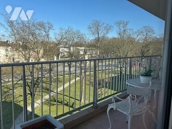 REIMS CENTRE VILLE - SECTEUR PONSARDIN/BOULEVARD PASTEUR - SITUE AU 4EME ETAGE