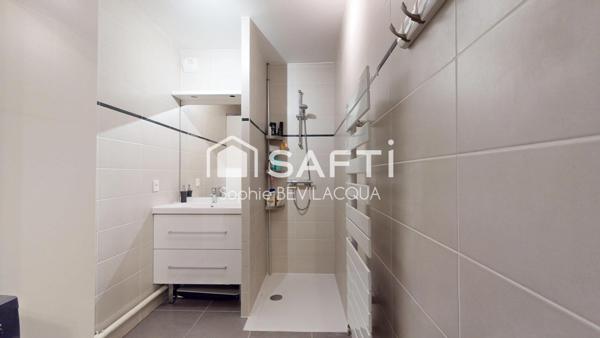 T3 ULTRA LUMINEUX GRANDE TERRASSE VUE DEGAGEE