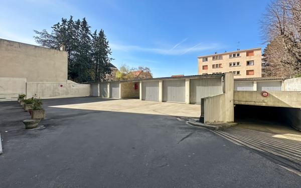Appartement à vendre    3 pièces • 54 m2 Bondy