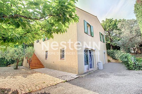 À VENDRE DRAGUIGNAN - Maison de 4 chambres avec studio indépendant et piscine sur 908 m² de terrain