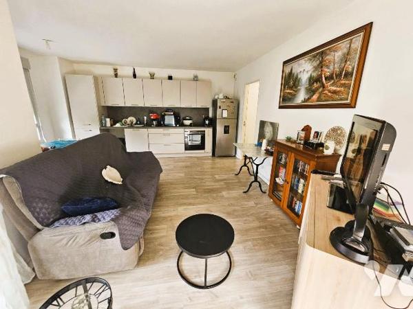 Exclusivité, dans un immeuble de 2021, en rez-de-chaussée, appartement à 600m du plein centre d...