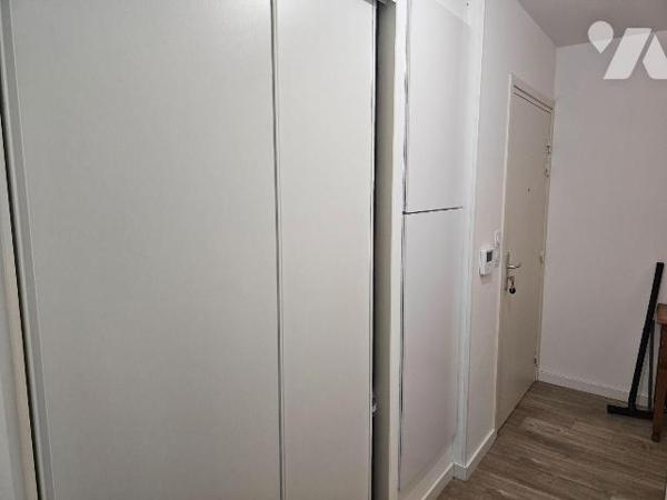 Exclusivité, dans un immeuble de 2021, en rez-de-chaussée, appartement à 600m du plein centre d...