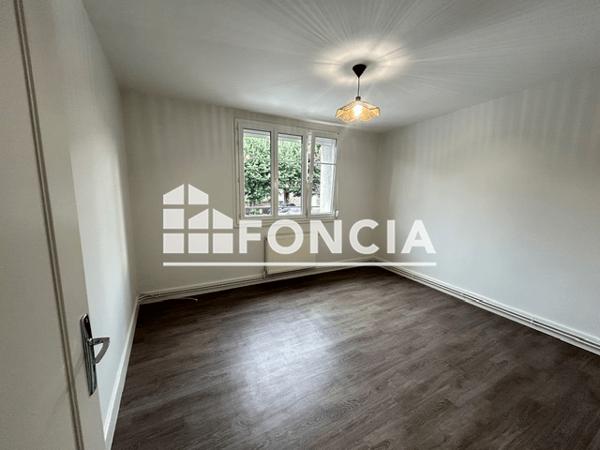 Location Appartement 3 pièces 54 m² - 35 AVENUE VINCENT AURIOL Charleville-mezieres 08000