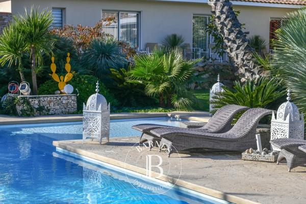Perpignan, Maison 6 Chambres -  360 m² à vendre