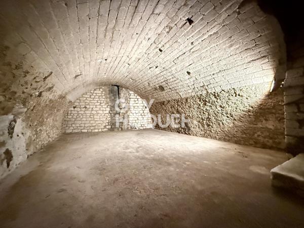 Rare en hyper-centre de Reims – Hôtel particulier de caractère de plus de 200 m² avec garage