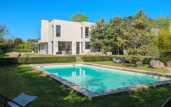 Maison à vendre    5 pièces • 217 m2 Saint-Cyr-au-Mont-d'Or