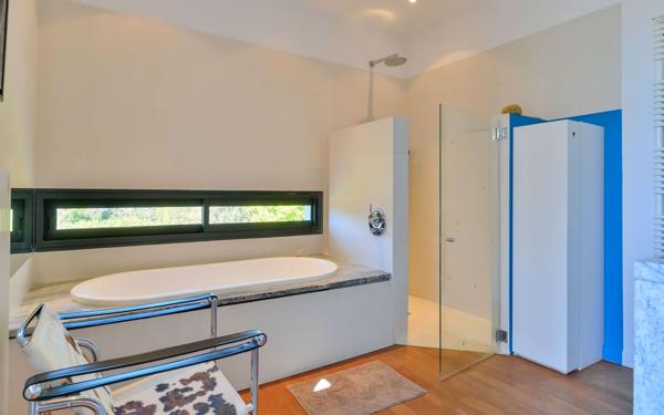 Maison à vendre    5 pièces • 217 m2 Saint-Cyr-au-Mont-d'Or