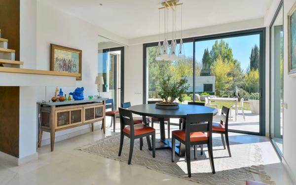 Maison à vendre    5 pièces • 217 m2 Saint-Cyr-au-Mont-d'Or