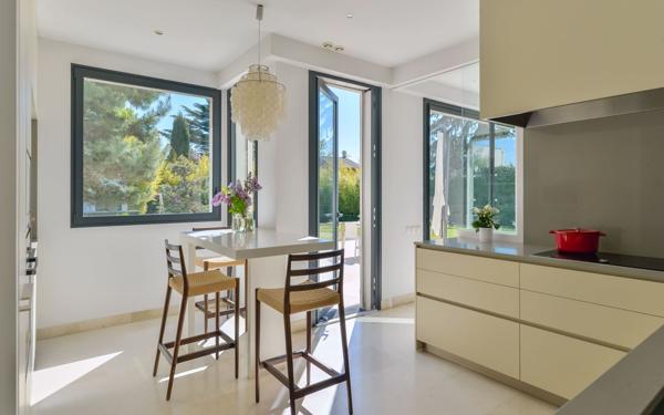 Maison à vendre    5 pièces • 217 m2 Saint-Cyr-au-Mont-d'Or