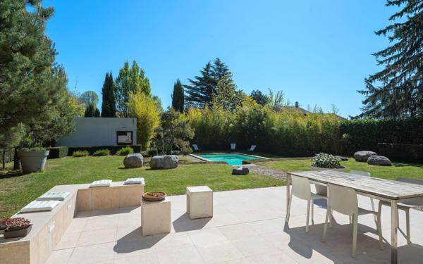 Maison à vendre    5 pièces • 217 m2 Saint-Cyr-au-Mont-d'Or