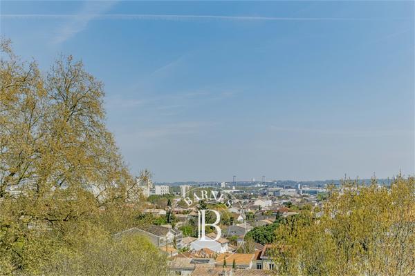 Le Bouscat, Appartement 3 Chambres -  185 m² à vendre