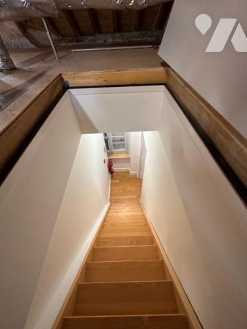 Ancien presbytère rénové récemment avec terrain arboré