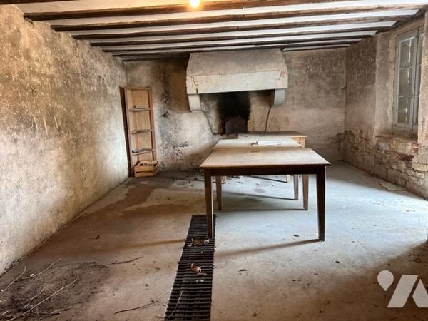 Ancien presbytère rénové récemment avec terrain arboré