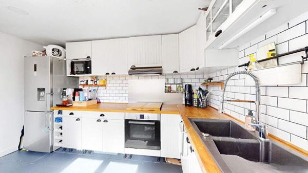 Jolie maison 3 chambres sur 200m² de terrain à MANTES LA VILLE