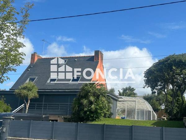 Location Maison 7 pièces 128 m² - 72 RUE CHARLES LE GOFFIC Quimper 29000