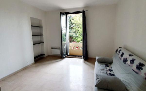 Appartement à vendre    1 pièce • 28 m2 Nice