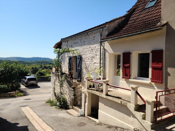 Maison, gîte, jardin cuisine d'été, vue dégagée.