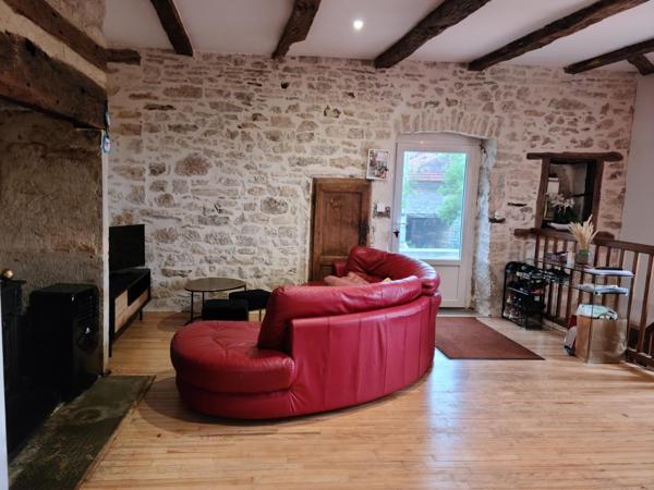 Maison, gîte, jardin cuisine d'été, vue dégagée.