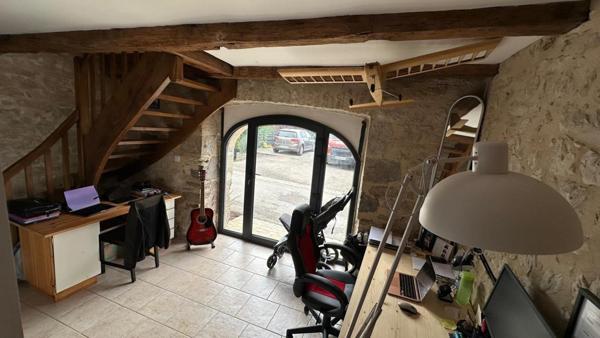 Maison, gîte, jardin cuisine d'été, vue dégagée.