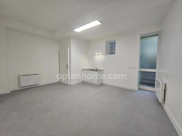 Local/bureau à louer 48 m² et 70 m² de stockage ANGOULEME (16)