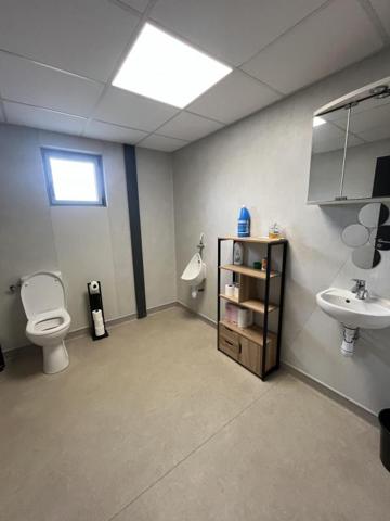 Local bureaux + dépôt Flavin