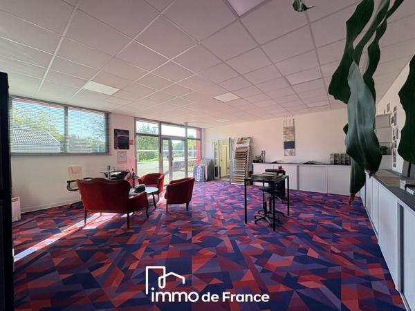 Local bureaux + dépôt Flavin