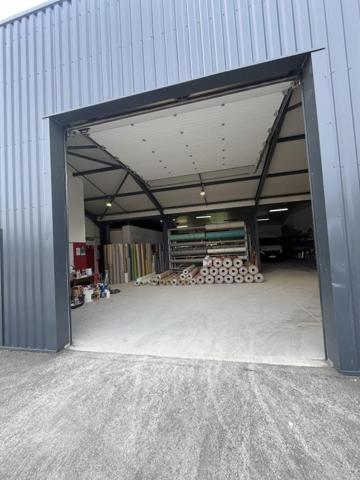 Local bureaux + dépôt Flavin