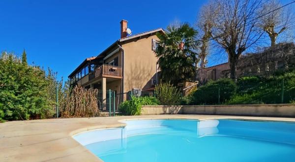 Maison à vendre 6 pièces de 141 m²