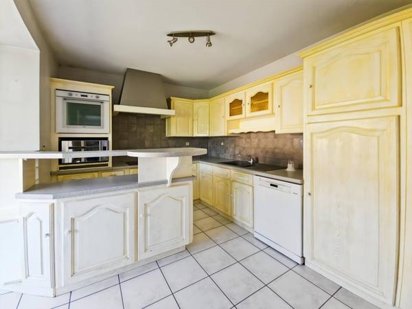 Maison à vendre 6 pièces de 141 m²