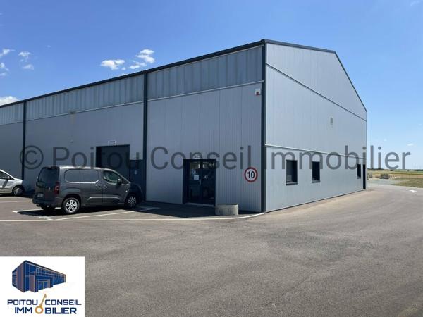 BATIMENT INDUSTRIEL RECENT DE 2400m2 FACILE D’ACCES SUR GRAND FONCIER PROCHE PEAGE