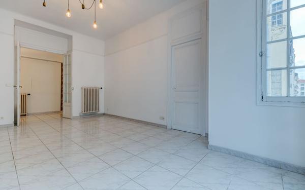 Appartement à vendre    3 pièces • 84 m2 Nice