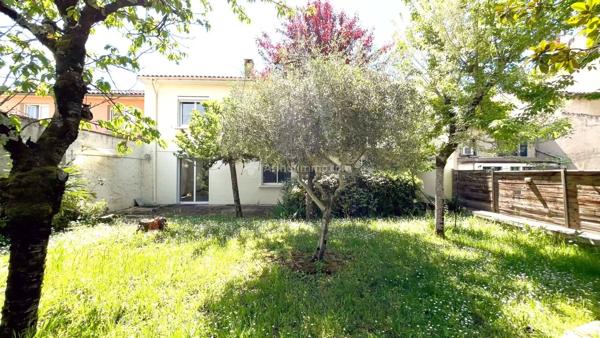 Vente                                                      Maison de ville
                        
                     6 pièces                      159 m2                     à Albi