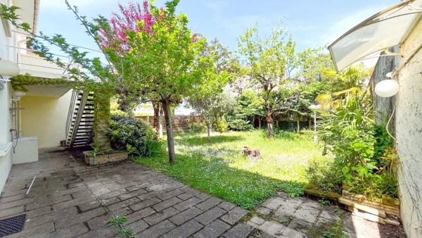 Vente                                                      Maison de ville
                        
                     6 pièces                      159 m2                     à Albi