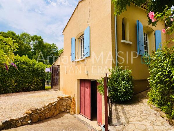 IMPOSANT ENSEMBLE IMMOBILIER, 2 MAISONS ATTENANTES, 8 CHAMBRES, GRAND JARDIN, PISCINE HORS SOL