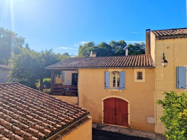 IMPOSANT ENSEMBLE IMMOBILIER, 2 MAISONS ATTENANTES, 8 CHAMBRES, GRAND JARDIN, PISCINE HORS SOL