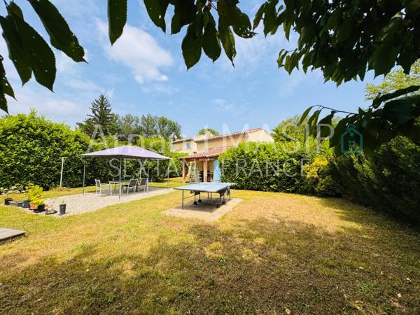 IMPOSANT ENSEMBLE IMMOBILIER, 2 MAISONS ATTENANTES, 8 CHAMBRES, GRAND JARDIN, PISCINE HORS SOL