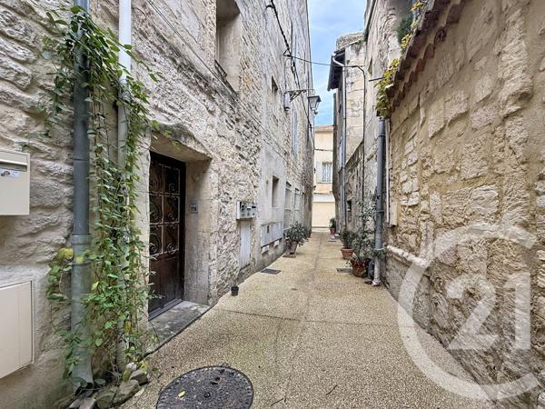 Immeuble à vendre  140,65 m2 TARASCON - 13