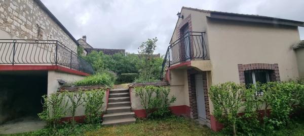 Vente                                                      Maison
                        
                     7 pièces                      151 m2                     à Pont-sur-Yonne