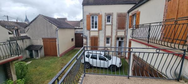 Vente                                                      Maison
                        
                     7 pièces                      151 m2                     à Pont-sur-Yonne