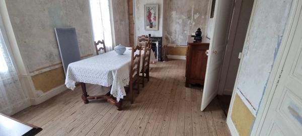 Vente                                                      Maison
                        
                     7 pièces                      151 m2                     à Pont-sur-Yonne