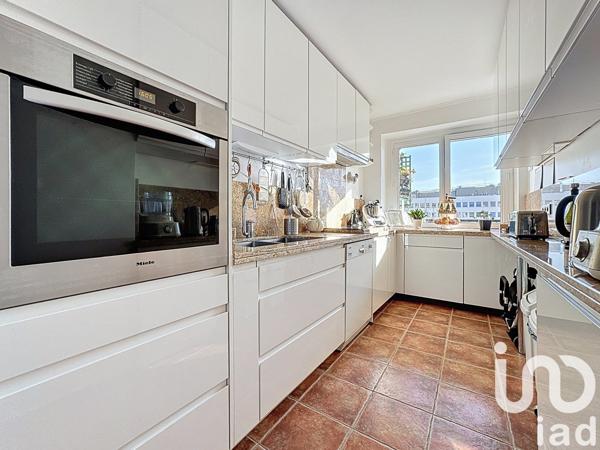 Appartement 3 pièces de 70 m² à Paris (75014)