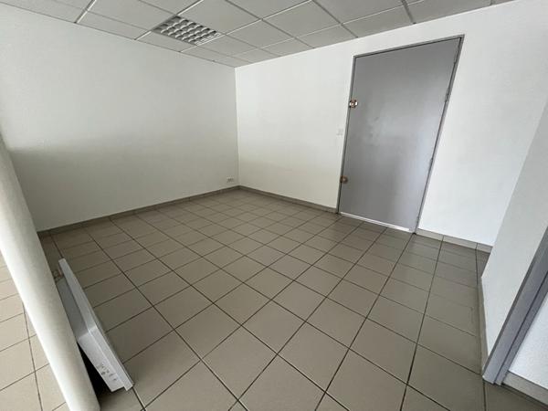 Location local commercial Eysines - 47 m² - 1 100 €/mois