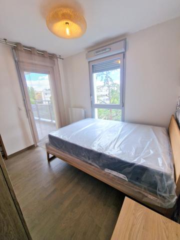 Saint-Priest (69800) Coquet T2, meublé dans un immeuble neuf , balcon + Box fermé- DISPONIBLE fin février !