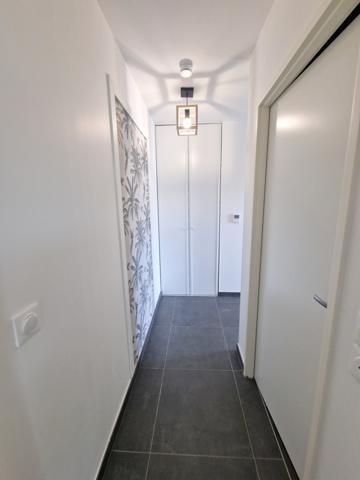 Saint-Priest (69800) Coquet T2, meublé dans un immeuble neuf , balcon + Box fermé- DISPONIBLE fin février !